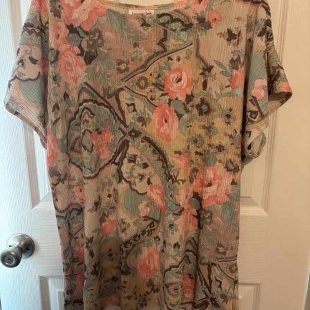 Laura Lee Woman plus size 20w floral top